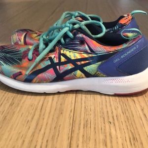 ASICS running shoes for girls/women: Gel-Bouncer 2